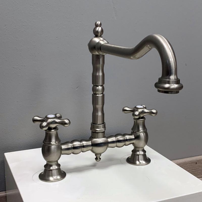 PB Nostalgiczna Kuchnia Mostowa Kran RVS kątowa wylewka z gwiazdkowymi pokrętłami PBN.RVS.H.ST