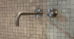 Waterevolution Flow wbudowany kran do umywalki całkowicie ze stali nierdzewnej T116BIEV2 z wylewką 25cm