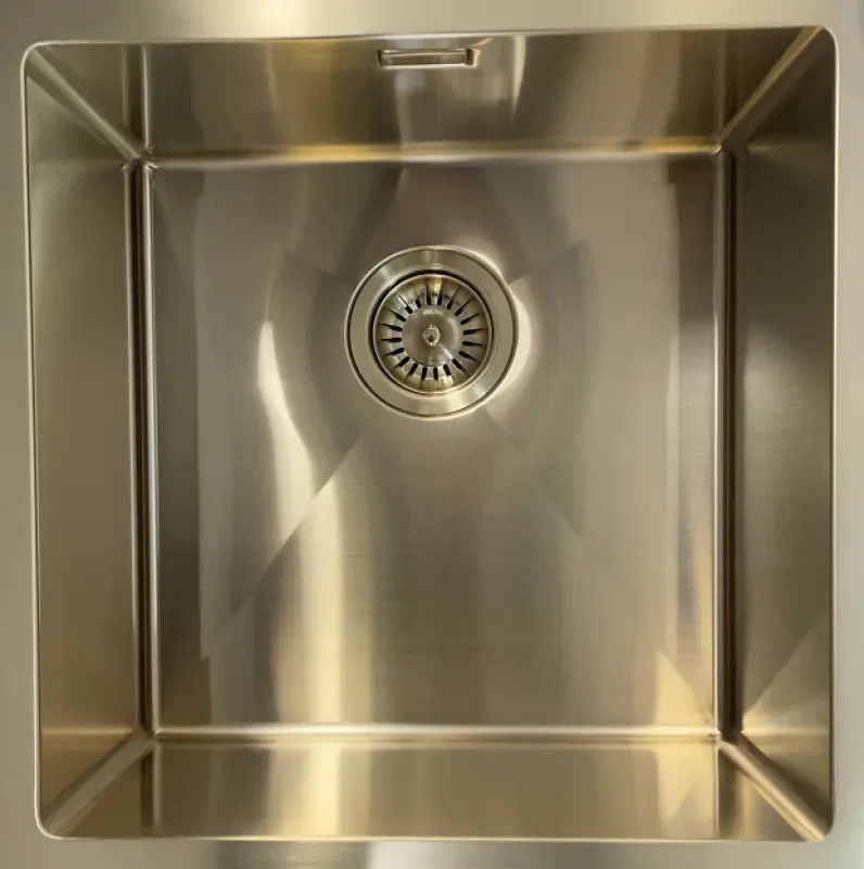 Ausmann Mosel zlewozmywak ze stali nierdzewnej kolor złoty PVD Gold 40x40 montaż podwieszany, montaż nablatowy i montaż na równi z blatem 080914