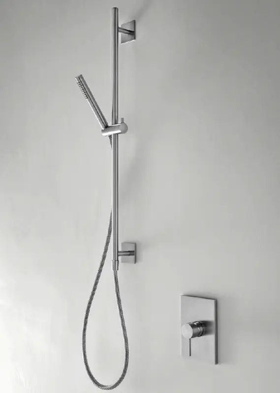 SB 316 Zestaw prysznicowy z kwadratowym drążkiem przesuwnym, słuchawką prysznicową i wężem prysznicowym, stal nierdzewna.