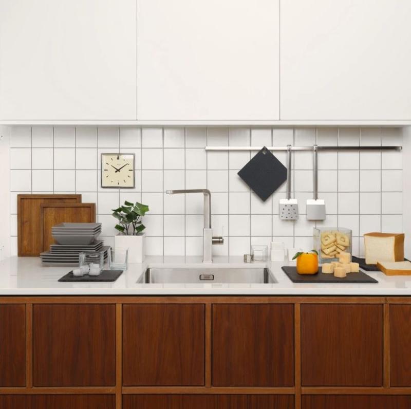 Franke massywny kran kuchenny ze stali nierdzewnej Mythos z obrotową wylewką inox 115.0547.852