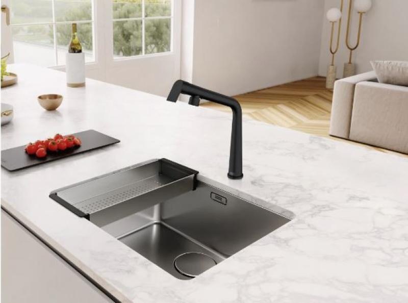 Franke Icon Kran do kuchni matowy czarny z obrotową wylewką 115.0625.187