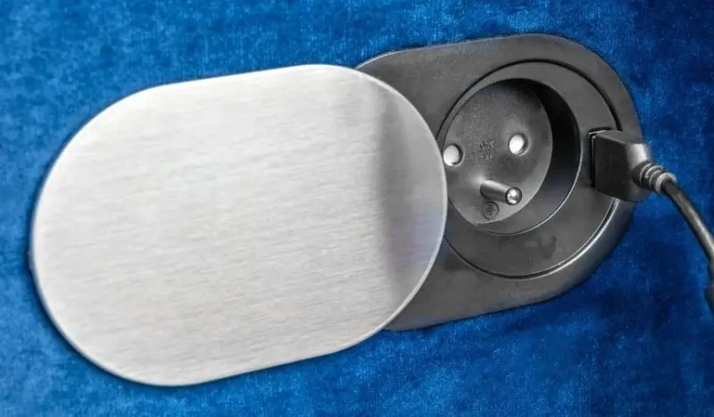 Indux Slide wbudowane gniazdo kuchenne Penaarde w blacie z USB i gniazdem koloru stal nierdzewna 1208957392