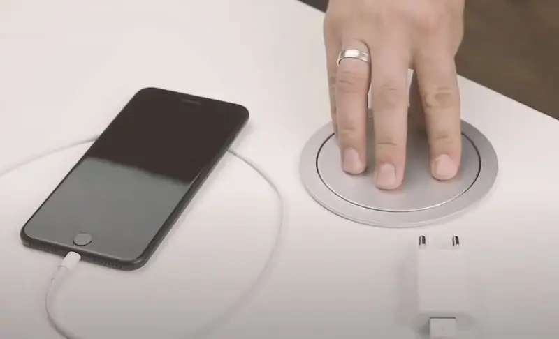 Indux Push verzinkbare randaarde zilveren keuken stopcontact in werkblad met 3 stopcontacten en 2 x USB 1208957411

na polski: Indux Push chowane gniazdko z uziemieniem w srebrnym kolorze do 