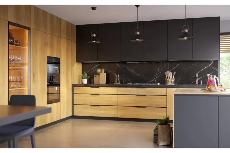 Dekor Mees czarna metalowa lampa wisząca z mocowaniem klosza w kształcie lampy naftowej 2363