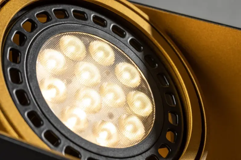 Dekor Verso czarna złota lampa sufitowa z ruchomą główką dwoma źródłami światła 4212