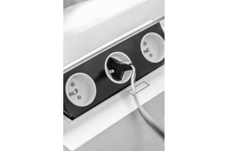 Prostokątna gniazdo wpuszczane 1208958681