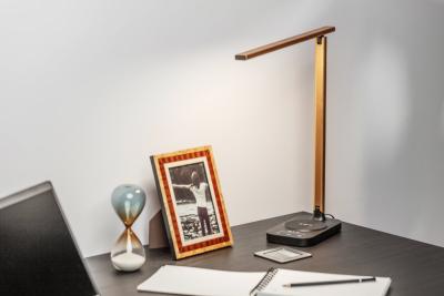 Lampa biurkowa Decor Bressi 8W 450lm AC220-240V 3-CCT Bezprzewodowe Ładowanie USB PF>0,5 RA>80 Czarna/Złota 1208962479