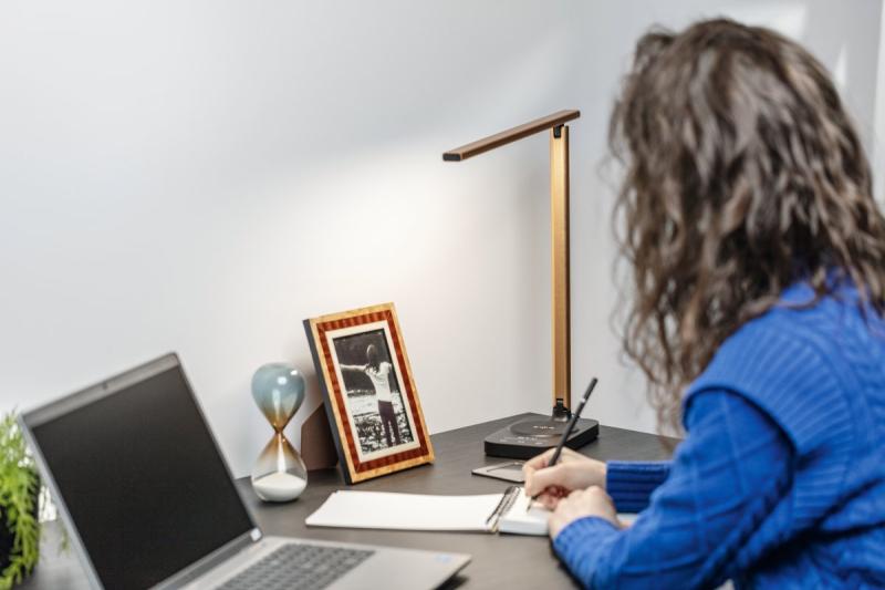 Lampa biurkowa Decor Bressi 8W 450lm AC220-240V 3-CCT Bezprzewodowe Ładowanie USB PF>0,5 RA>80 Czarna/Złota 1208962479