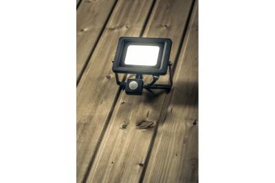Reflektor LED iNEXT z czujnikiem ruchu 20 W 1600 lm, PF>0,9, RA>80, IP65, 120°, 6400 K, czarny korpus 1208962859