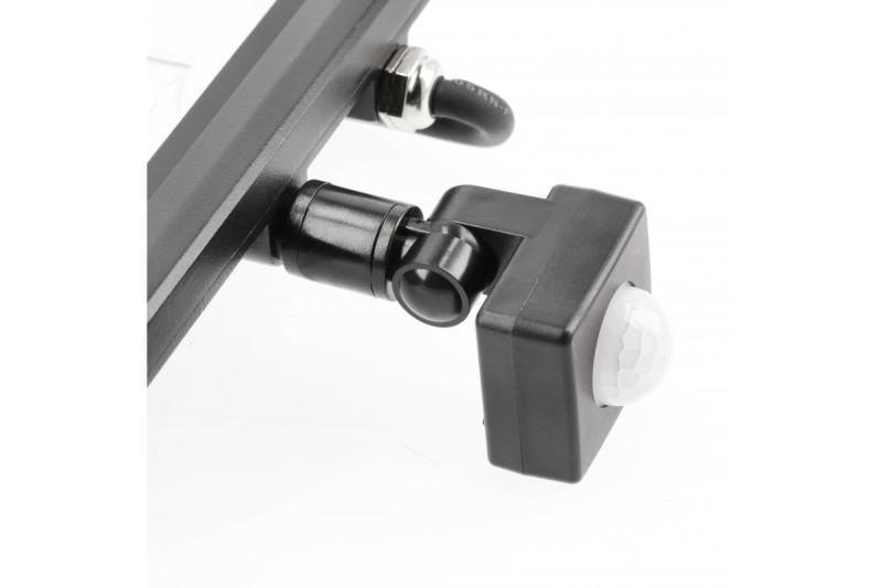 Reflektor LED iNEXT z czujnikiem ruchu 30 W 2400 lm, PF>0,9, RA>80, IP65, 120°, 6400 K, obudowa czarna 1208962860