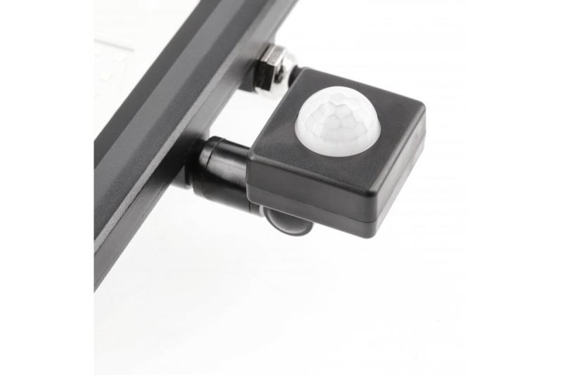 Reflektor LED iNEXT z czujnikiem ruchu 50W 4000lm, PF>0,9, RA>80, IP65, 120°, 6400K, czarne ciało 1208962862