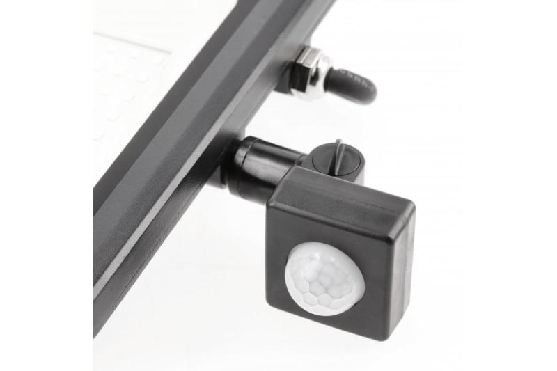 Reflektor LED iNEXT z czujnikiem ruchu 50W 4000lm, PF>0,9, RA>80, IP65, 120°, 6400K, czarne ciało 1208962862
