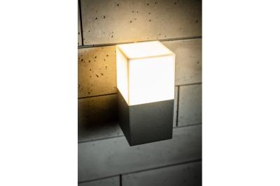 Deco Oświetlenie Ogrodowe LARGO-AU E27 MAX.15W IP44 AC220-240V 50-60Hz kinkiet z prostą górą w kolorze grafitowym. 1208963916