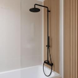 Waterevolution Flow zestaw prysznicowy z deszczownicą matowa czarna 200 mm T141NRPR