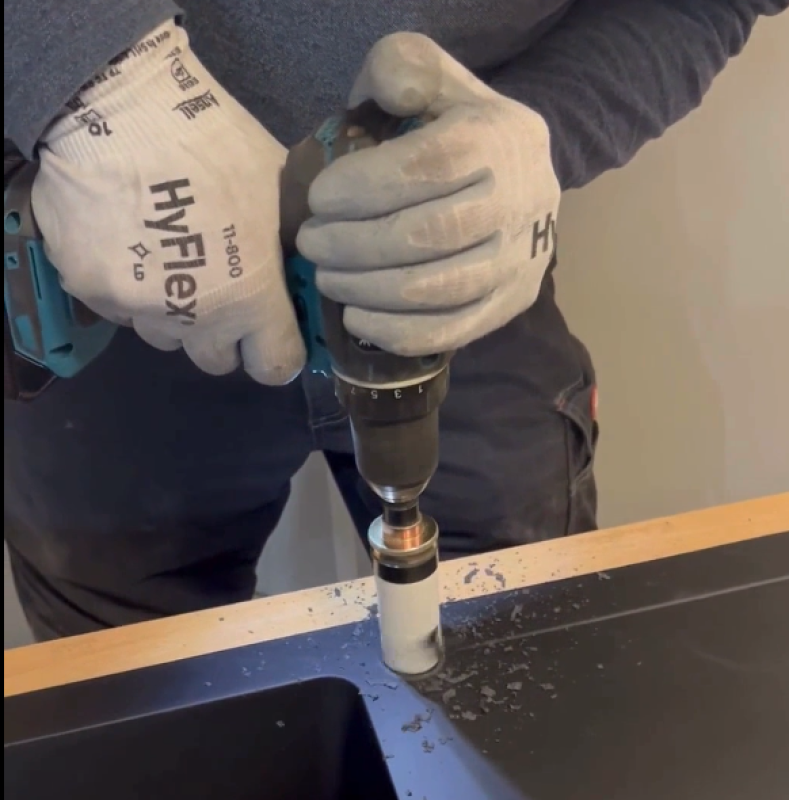 Zestaw otwornic ze stali węglowej Hoegert 14-częściowy.