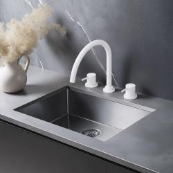 Waterevolution Flow 3-otworowa bateria kuchenna z obrotową wylewką i przyłączem do filtrowanej wody biała T152UBR