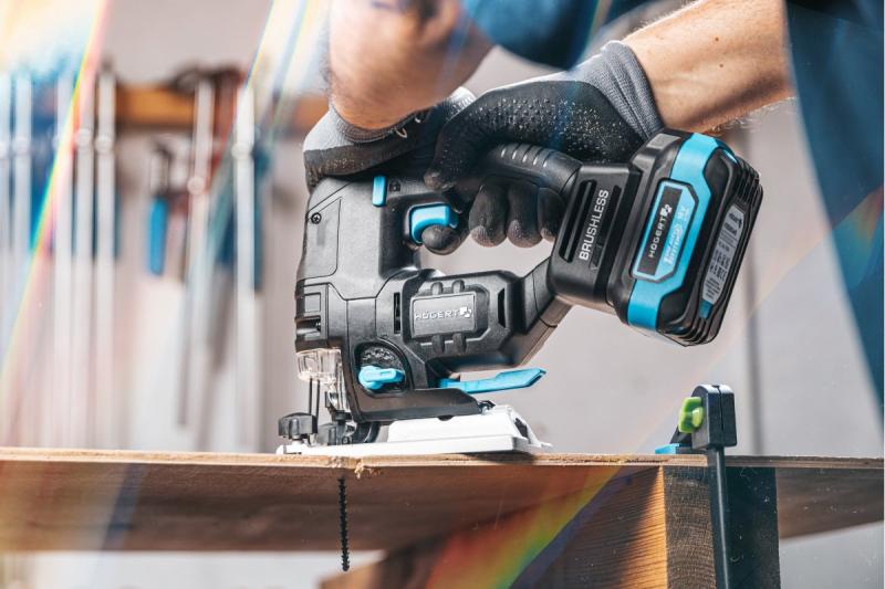 HÖGERT akumulatorowa wyrzynarka, 18V, uchwyt antywibracyjny - bez akumulatora.