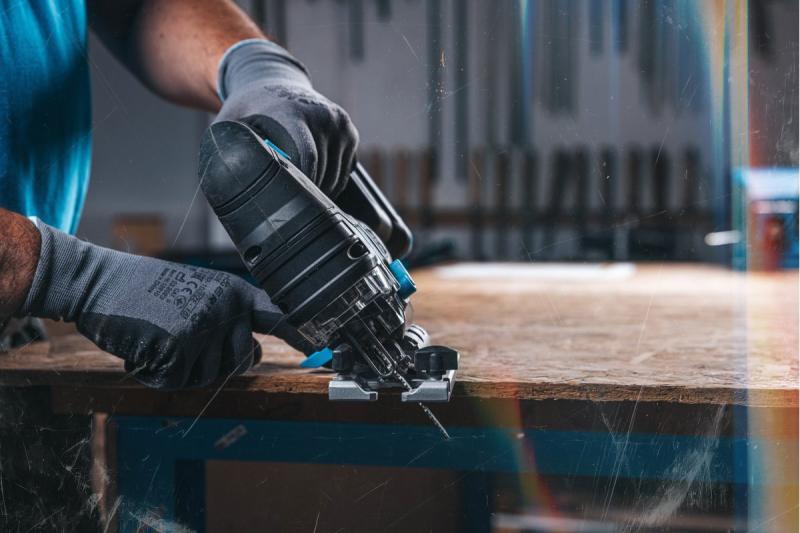 HÖGERT akumulatorowa wyrzynarka, 18V, uchwyt antywibracyjny - bez akumulatora.