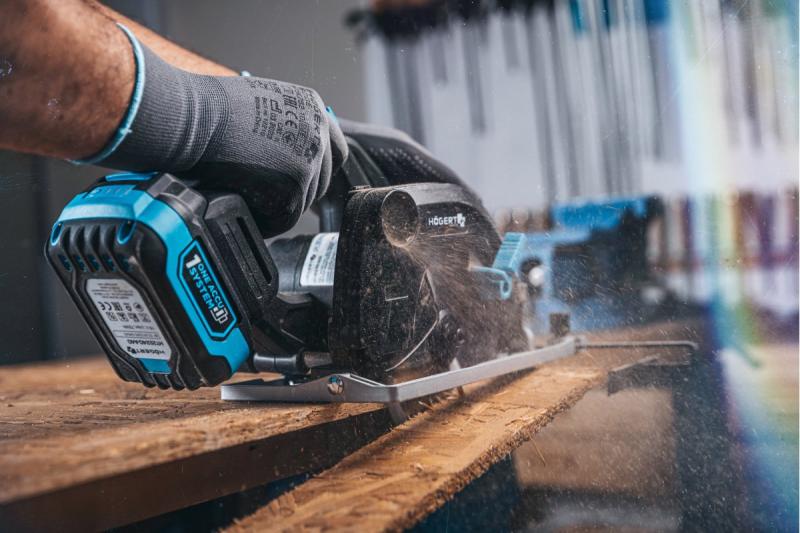 HÖGERT akumulatorowa pilarka tarczowa, 18V, bez akumulatora, złącze do odkurzacza