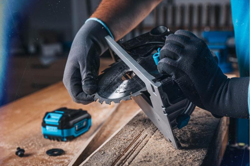 HÖGERT akumulatorowa pilarka tarczowa, 18V, bez akumulatora, złącze do odkurzacza