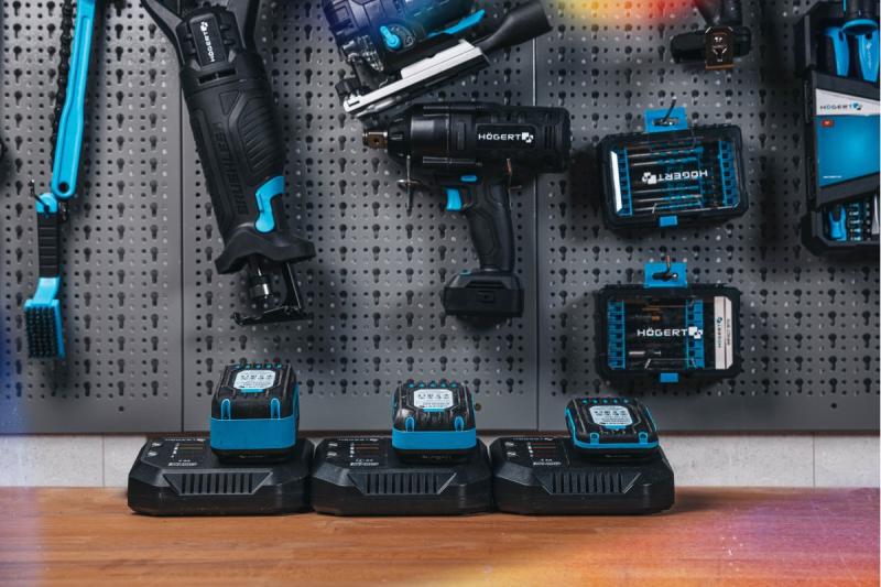 HÖGERT ładowarka akumulatorowa 4A 18V