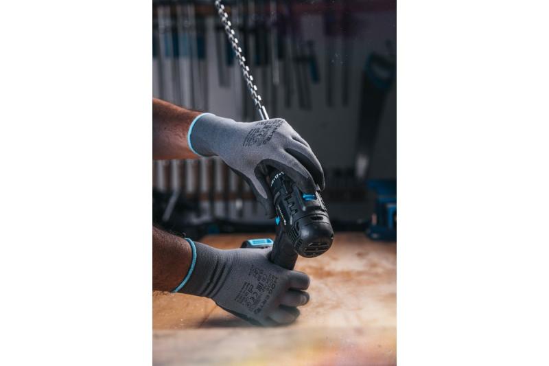 HÖGERT wiertarko-wkrętarka 18V, zestaw z akumulatorem, ładowarką, uchwytem bitów, magazynkiem wierteł.