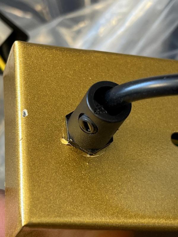 OUTLET Ramka Uszkodzona Dekor Avelin lampa wisząca z złotą prostokątną ramką szerokość 80 cm 2287