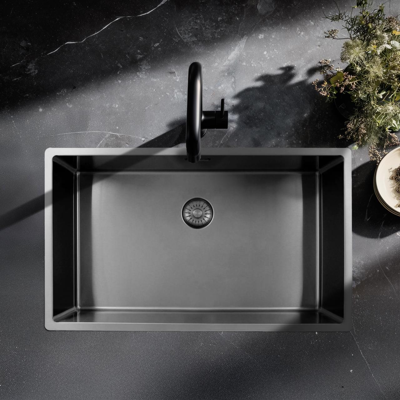 Pure.Sink Exclusivo duży zlew ze stali nierdzewnej 70x40 cm promień 10mm, montaż podblatowy, równoległy i nawierzchniowy PEX7040-02
