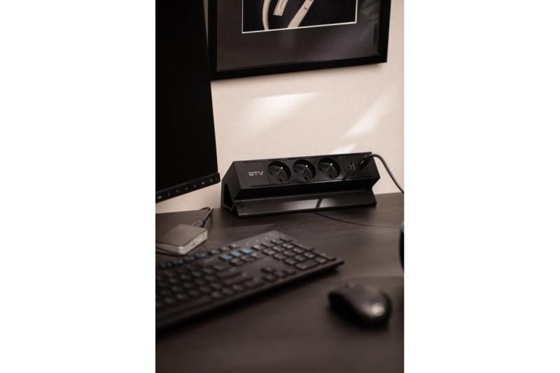 Gniazdo meblowe Basco, 3 x gniazdo z uziemieniem, USB A+C, kabel 1,5 m, czarne z montażem