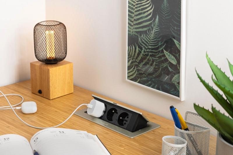 Gniazdo zasilające SOFT wysuwane, kabel zasilający 1,5m