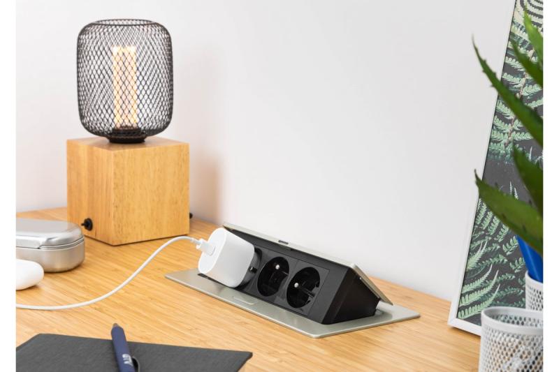 Gniazdo zasilające SOFT wysuwane, kabel zasilający 1,5m