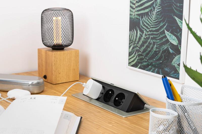 Gniazdo zasilające SOFT wysuwane, kabel zasilający 1,5m