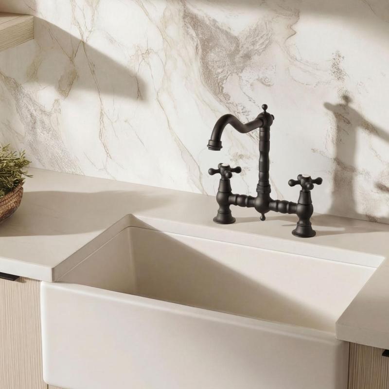 Aquanello Heritage Ascot Klasyczna bateria kuchenna w stylu retro z mostkiem, czarna, z uchwytami krzyżowymi BL-0011-HM